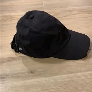 Lululemon black baller hat